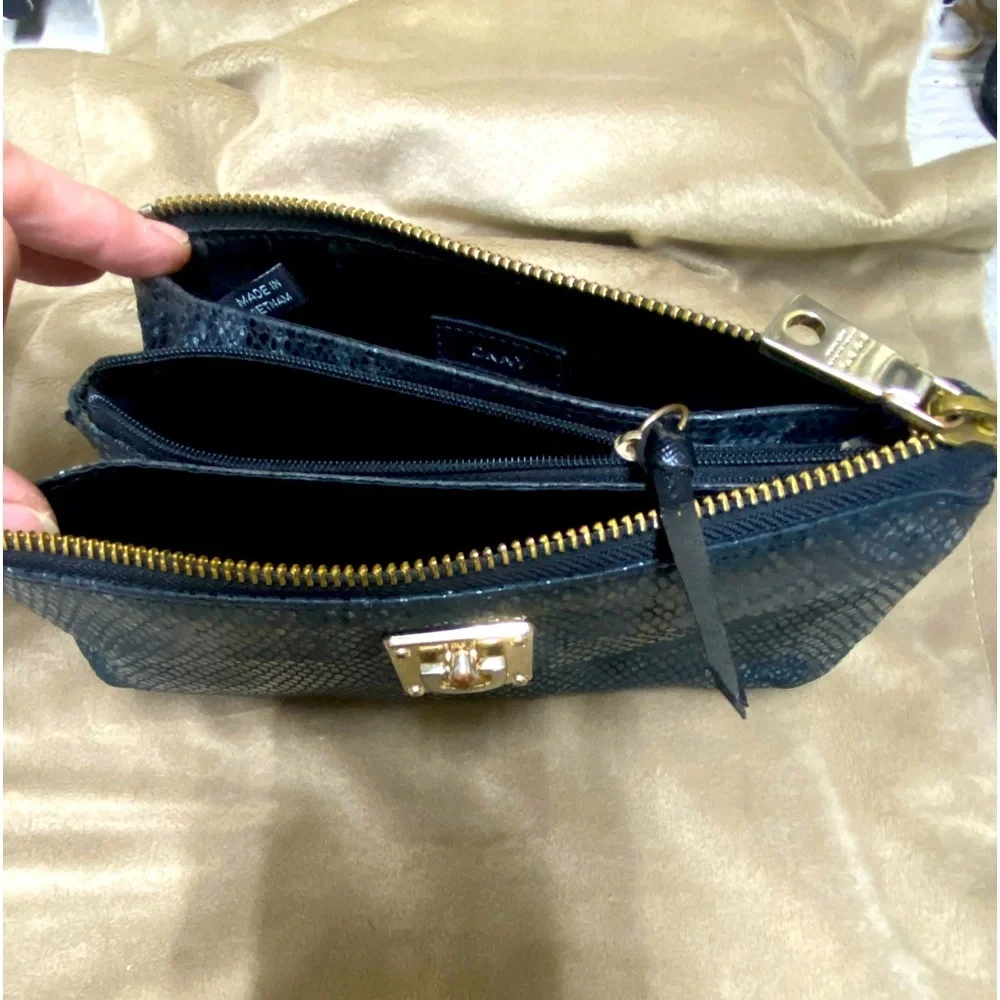 Dkny clutch wallet